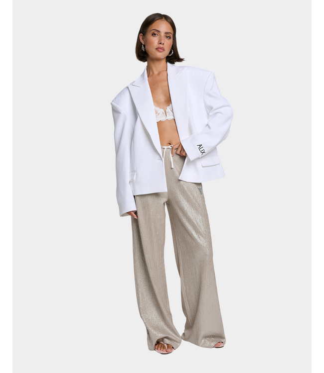 Alix the Label Shiny pant silver – opvallende dames broek met glanzende finish en moderne comfortabele pasvorm
