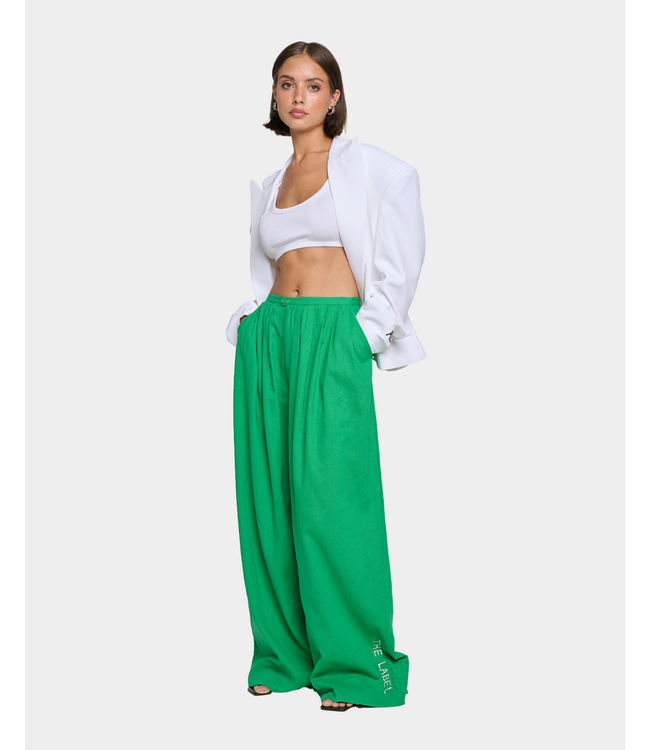 Alix the Label Flowy wide pant bright green – luchtige dames broek met wijde pasvorm en moderne vloeiende uitstraling