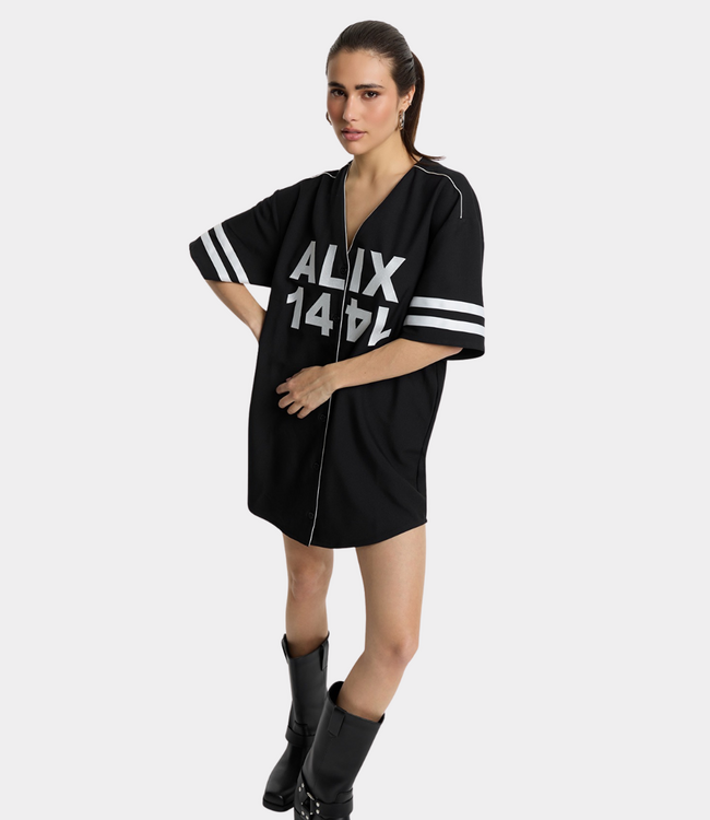 Alix the Label Baseball shirt dress black – sporty women’s dress with an oversized fit and modern casual look