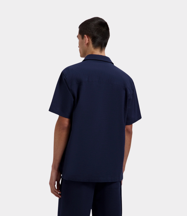 Olaf Seersucker camp shirt navy – lightweight men’s short sleeve shirt with relaxed fit