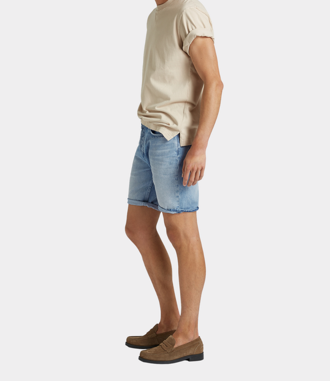 Denham Ridge short r 037 mid blue – moderne heren denim short met comfortabele pasvorm en casual zomerse uitstraling