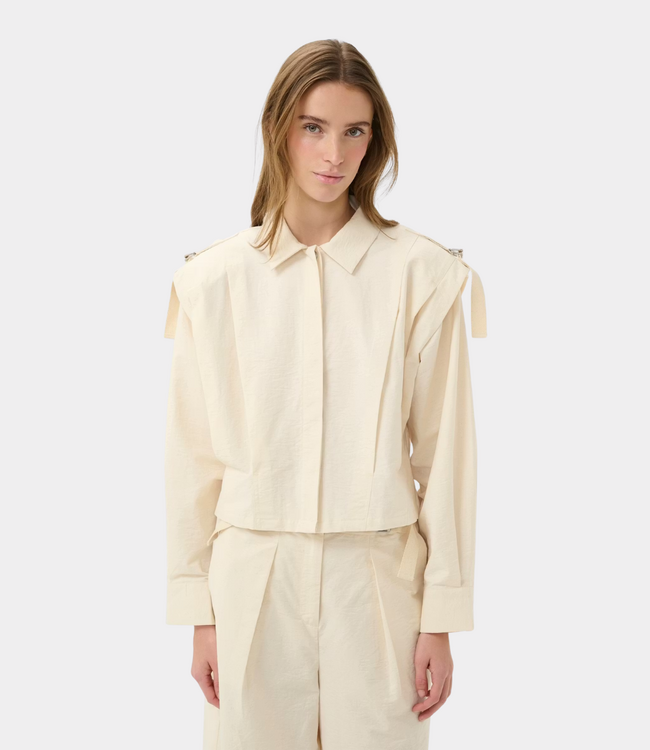 Karen By Simonsen Kbfalka shirt egret – lightweight women's shirt with comfortable fit and minimalist design