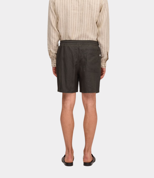 NN.07 Gregor shorts dark army – comfortabele heren short met moderne pasvorm en stoere zomerse uitstraling