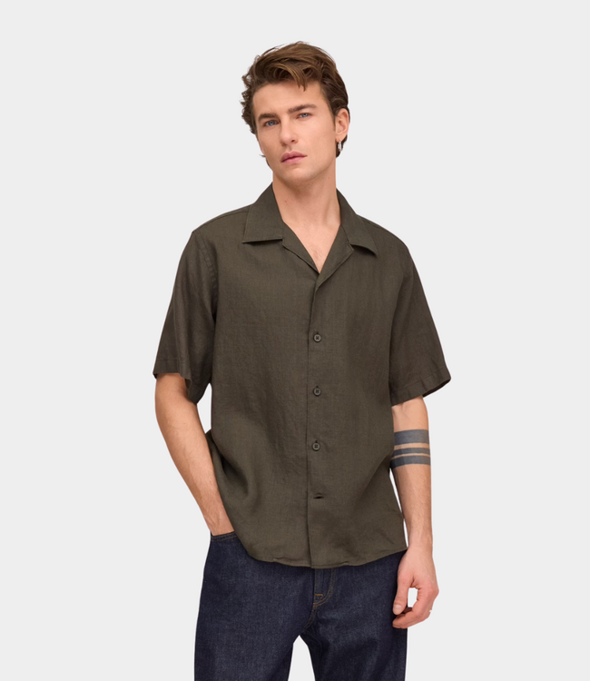 NN.07 Julio ss shirt dark army – lightweight men’s short sleeve shirt with a modern rugged look