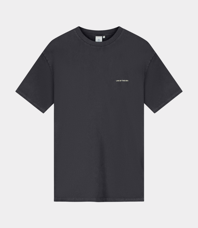 Law of the Sea Oceana artwork tee phantom – comfortabel heren T-shirt met artistieke graphic print en moderne casual pasvorm