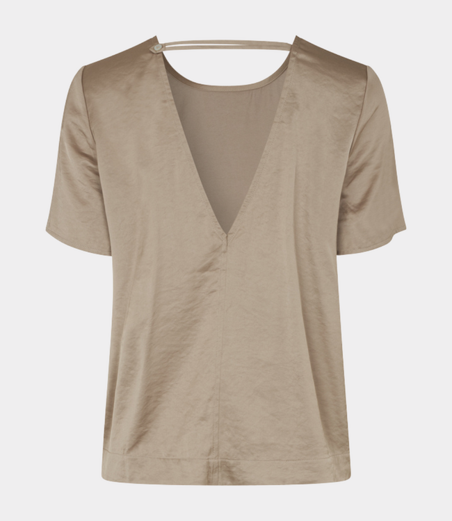 MbyM Quill Nivara top sand grey – stijlvolle dames top met aangesloten pasvorm en moderne minimalistische uitstraling