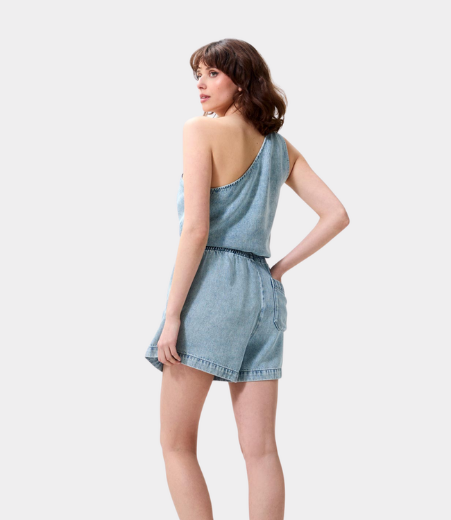 Catwalk Junkie Pull on denim shorts light blue – comfortabele dames denim short met moderne relaxed fit en casual zomeruitstraling