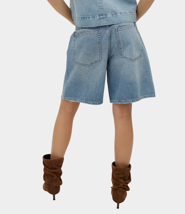 MbyM Talina short light blue brushing – stijlvolle dames short met zachte denim look en moderne comfortabele pasvorm
