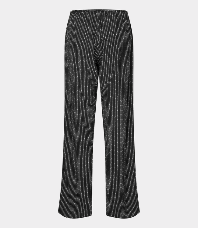 Samsoe Samsoe Sasully trousers black – stijlvolle dames broek met comfortabele pasvorm en moderne minimalistische uitstraling