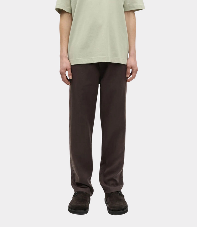 Samsoe Samsoe Sajabari X trousers turkish coffee – stijlvolle heren broek van linnen met relaxed fit en moderne minimalistische uitstraling
