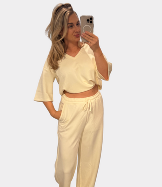 Alix the Label Scuba v neck top cream
