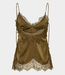 Gestuz GZlalou top military olive – elegante kanten camisole met verstelbare spaghetti bandjes en verfijnde Scandinavische uitstraling