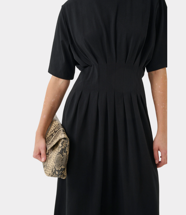 Gestuz GZinez long dress black – elegant cotton stretch maxi dress with fitted silhouette and Scandinavian minimalism