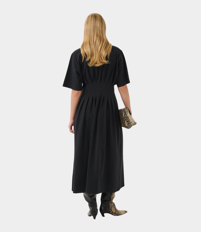 Gestuz GZinez long dress black – elegant cotton stretch maxi dress with fitted silhouette and Scandinavian minimalism