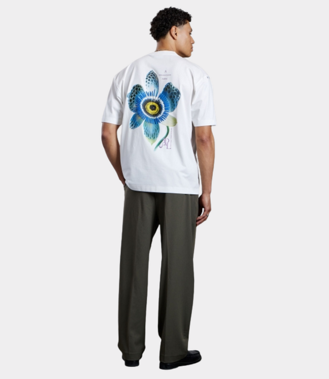 Aeden Luceris Tee off white