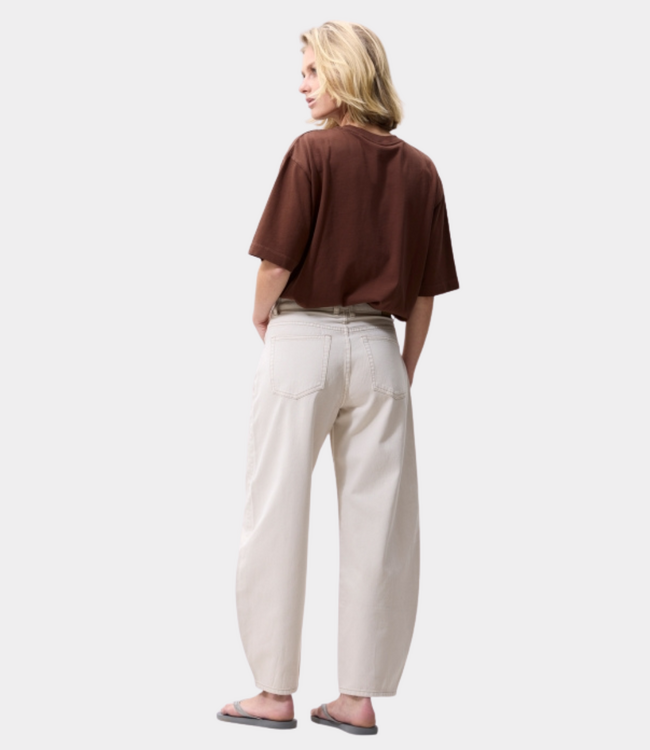 Catwalk Junkie cropped barrel fit jeans cream