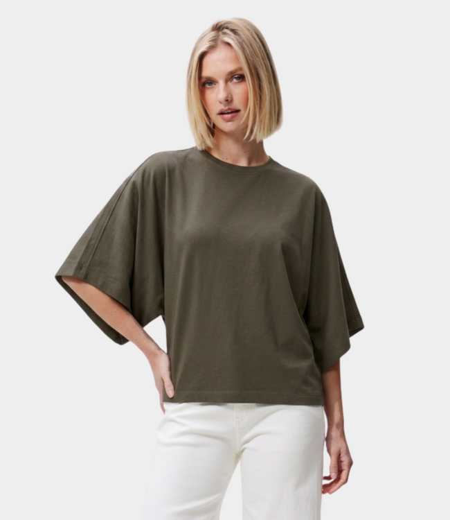 Catwalk Junkie Catwalk Junkie Batsleeve tee mountain view 2603020213-891