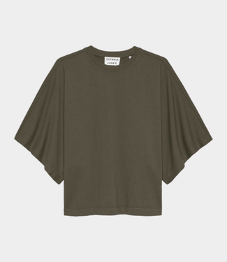 Catwalk Junkie Batsleeve tee mountain view