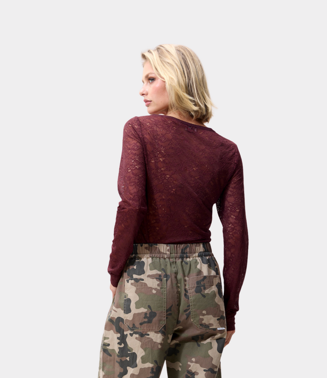 Catwalk Junkie Catwalk Junkie lace long sleeve tee merlot 2603020400-403