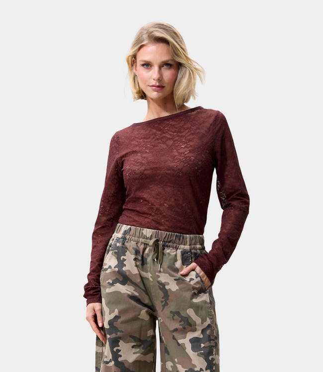 Catwalk Junkie Catwalk Junkie lace long sleeve tee merlot 2603020400-403