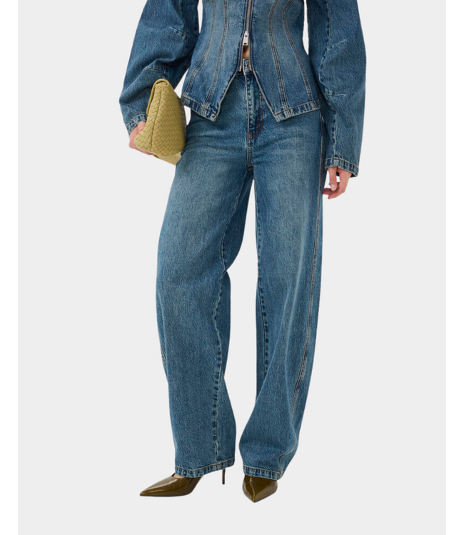 Gestuz Gzmelu barrel jeans Classic mid blue wash