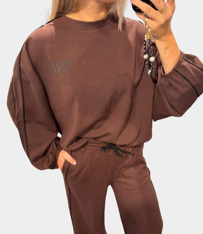 Alix the Label Piping sweater warm brown
