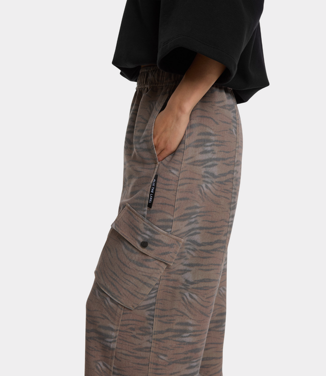 Alix the Label Cargo pant animal