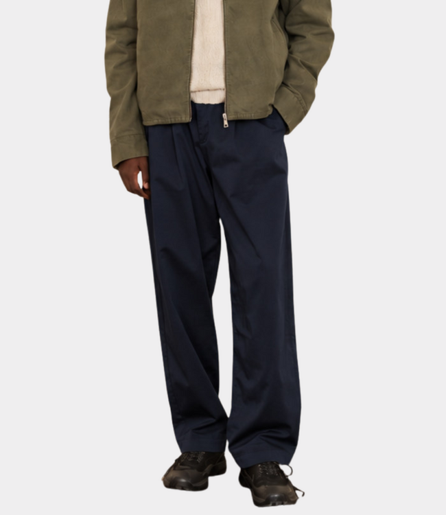 Foret writer relaxed fit pleated pants navy