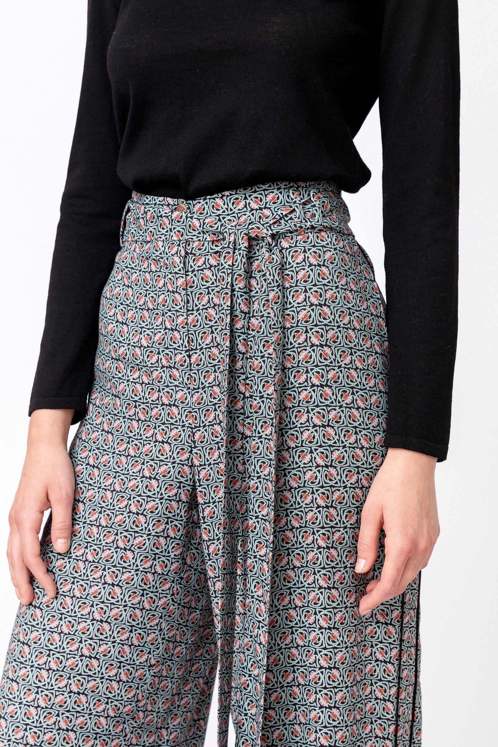 IVKO  Woman IVKO Outlet - High-Waist Pants Grasset Floral Pattern Anthracite