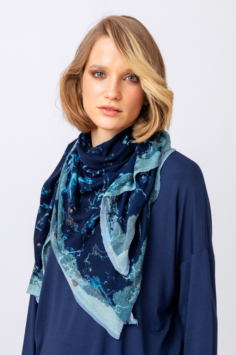 IVKO - Shawl Cherry Blossom Pattern Marine