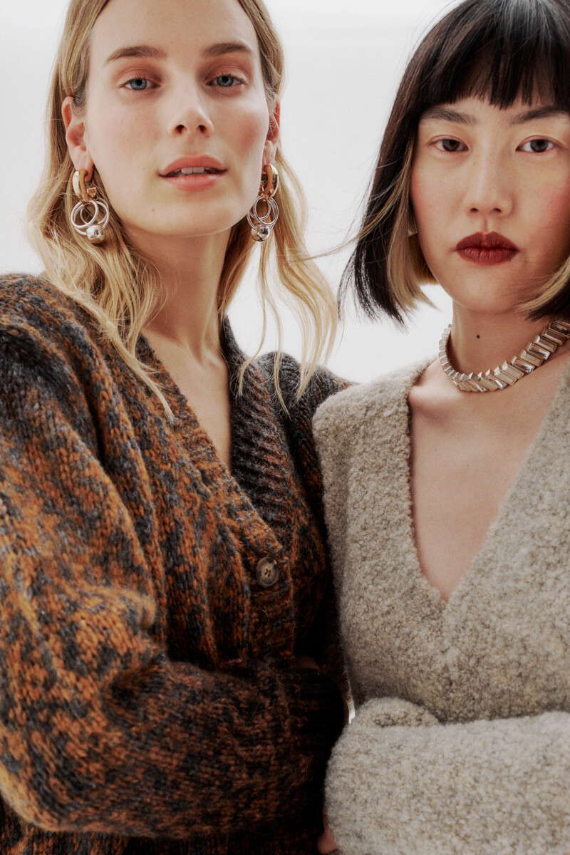 MOLIIN - Clarissa Black