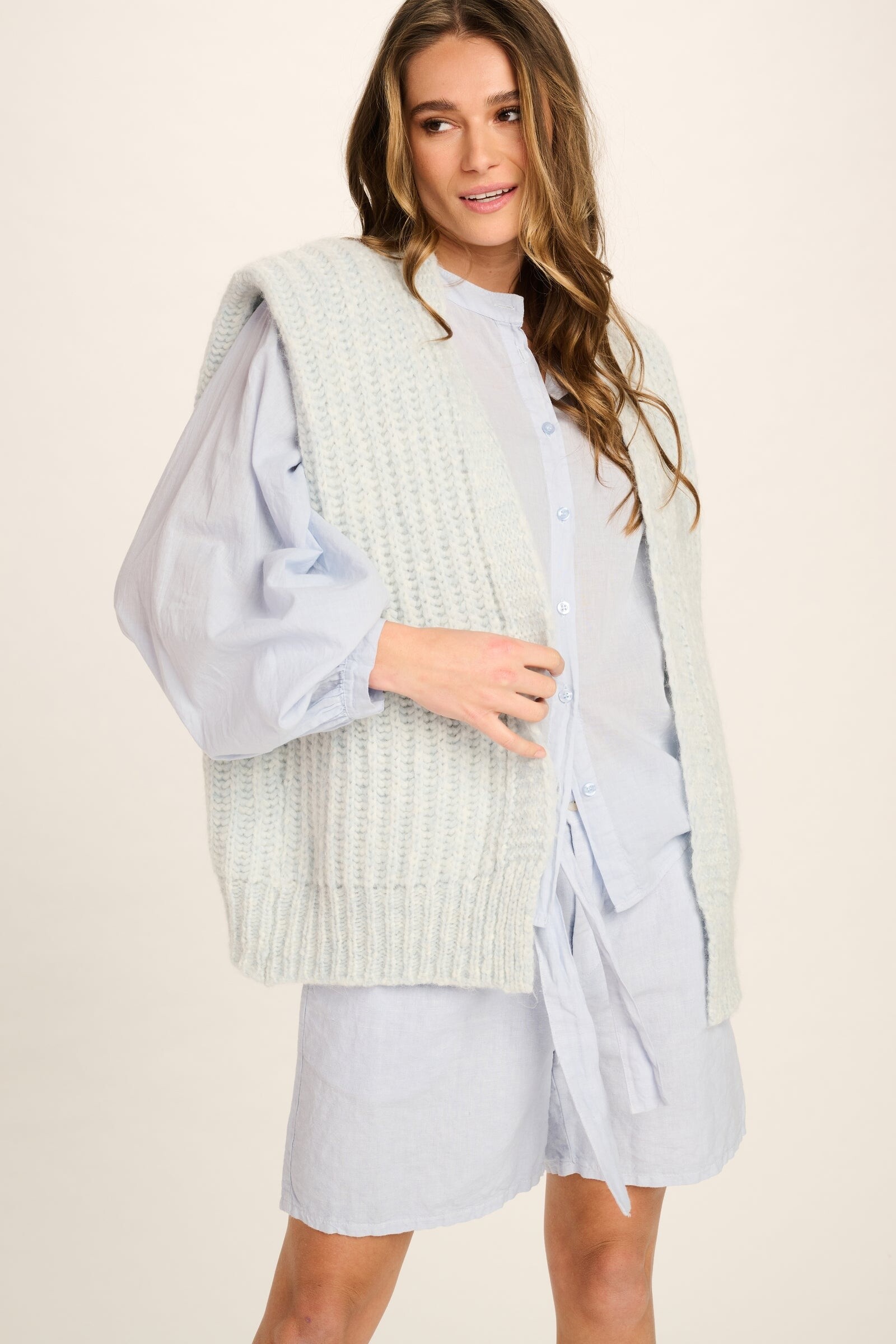 Les Tricots d'O Les Tricots d'O - Stella Alpaca Sleeveless Cardigan Pale Blue