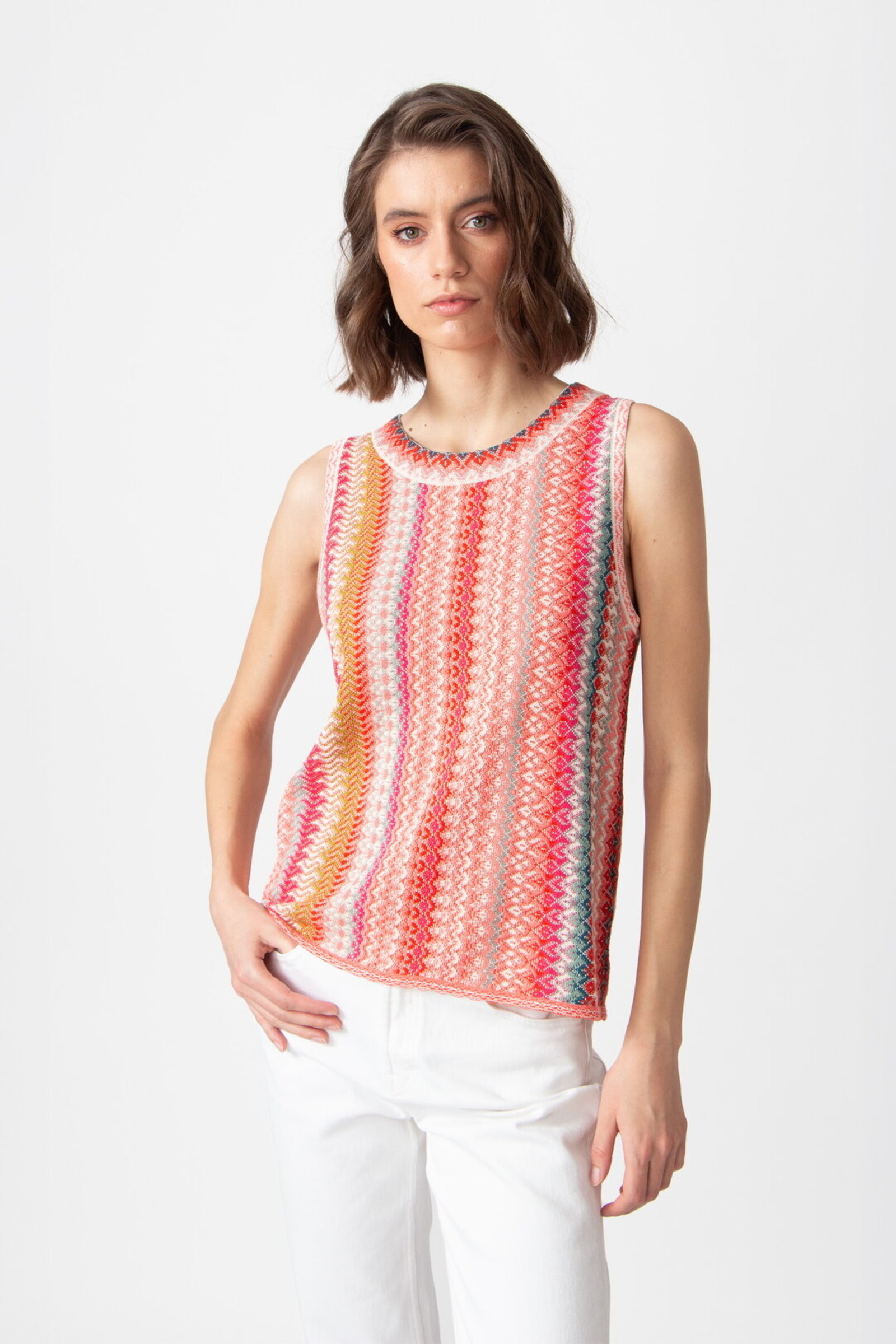 IVKO  Woman IVKO - Sleeveless Pullover Retro Crochet Pattern Coral