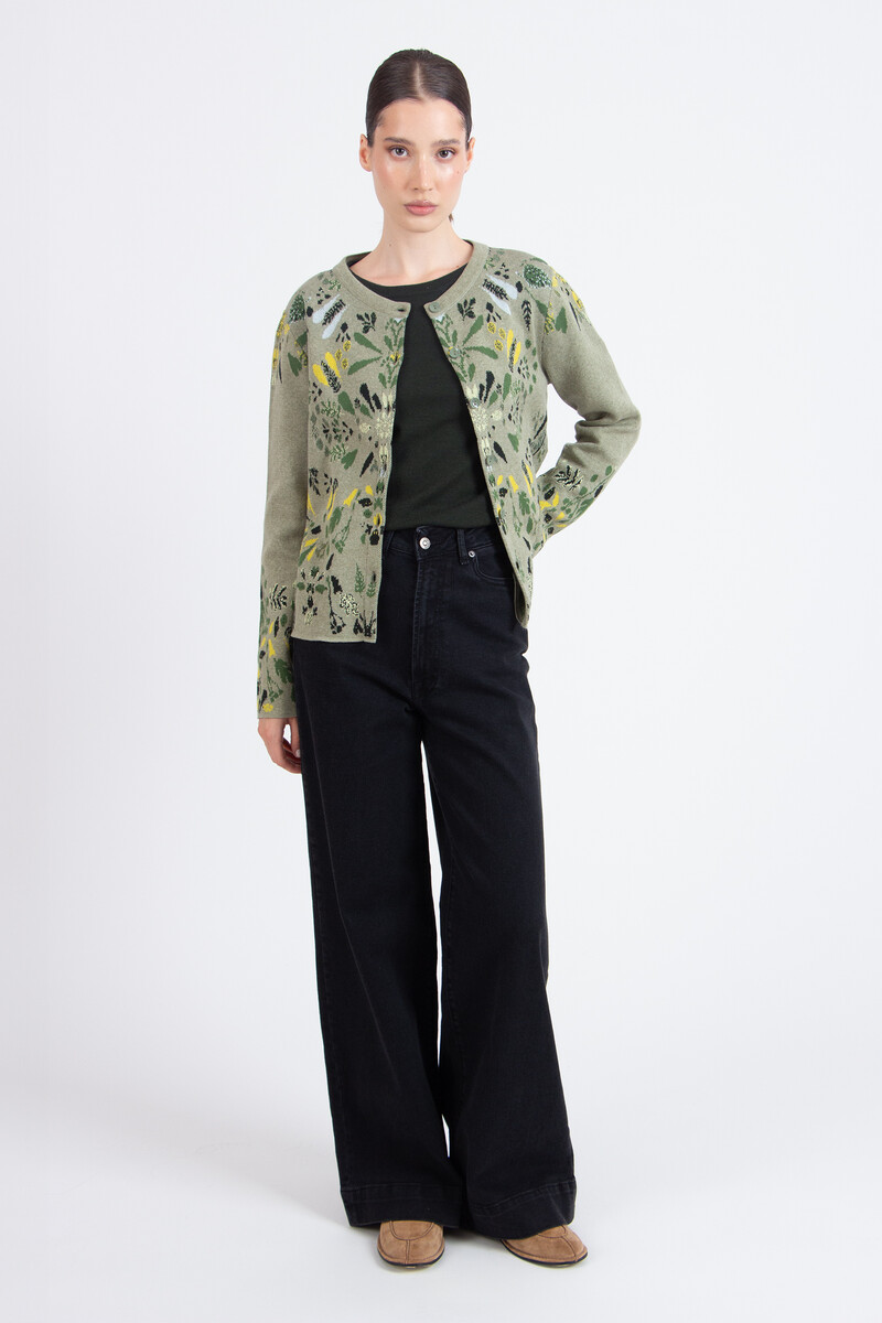 IVKO - O-Neck Cardigan Plantopia Pattern Salvia | Damen Cardigan Salbeigrün Baumwolle
