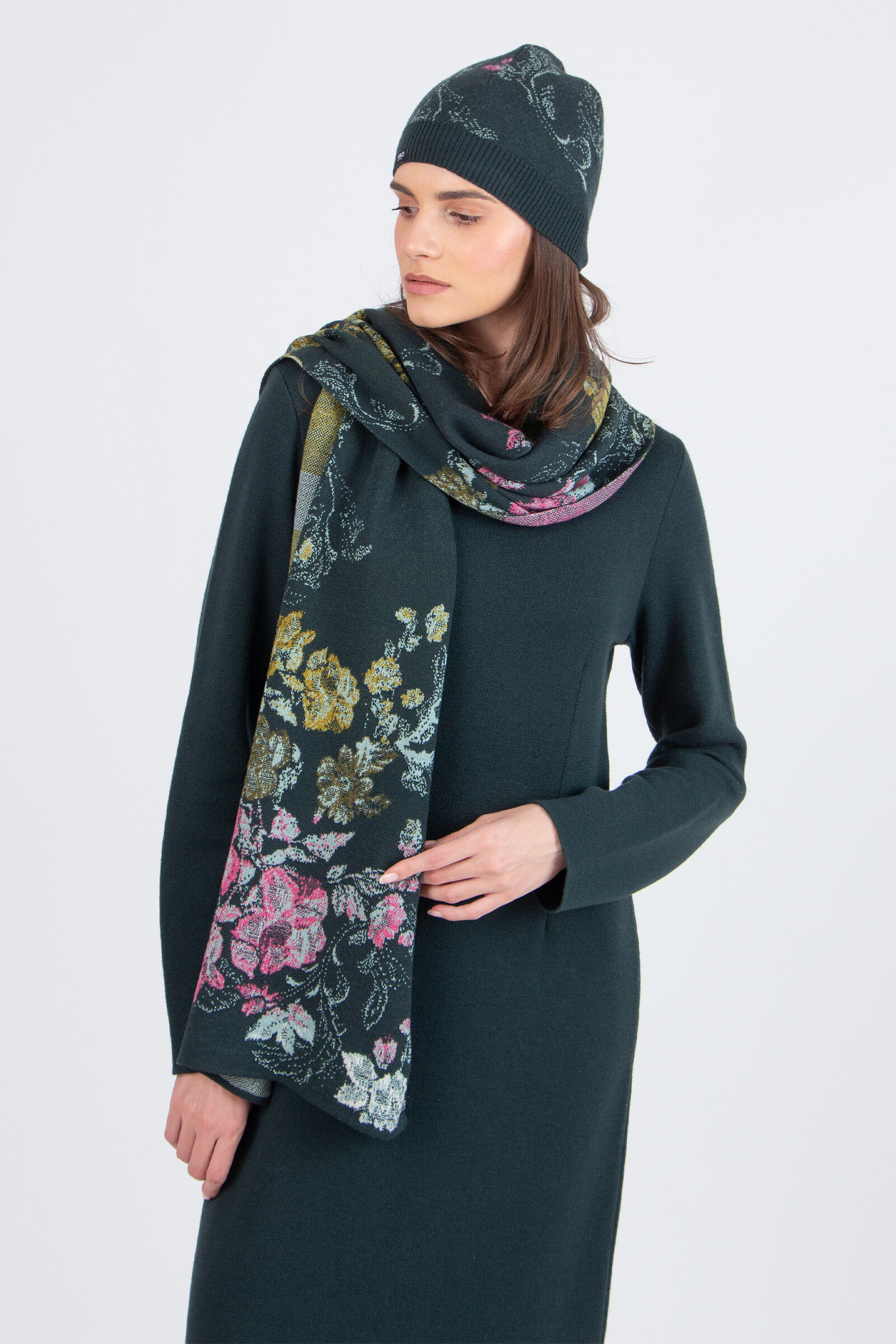 IVKO  Woman IVKO - Scarf Furnishing Florals Pattern Forest | Elegante IVKO Sjaal met Bloemenpatroon