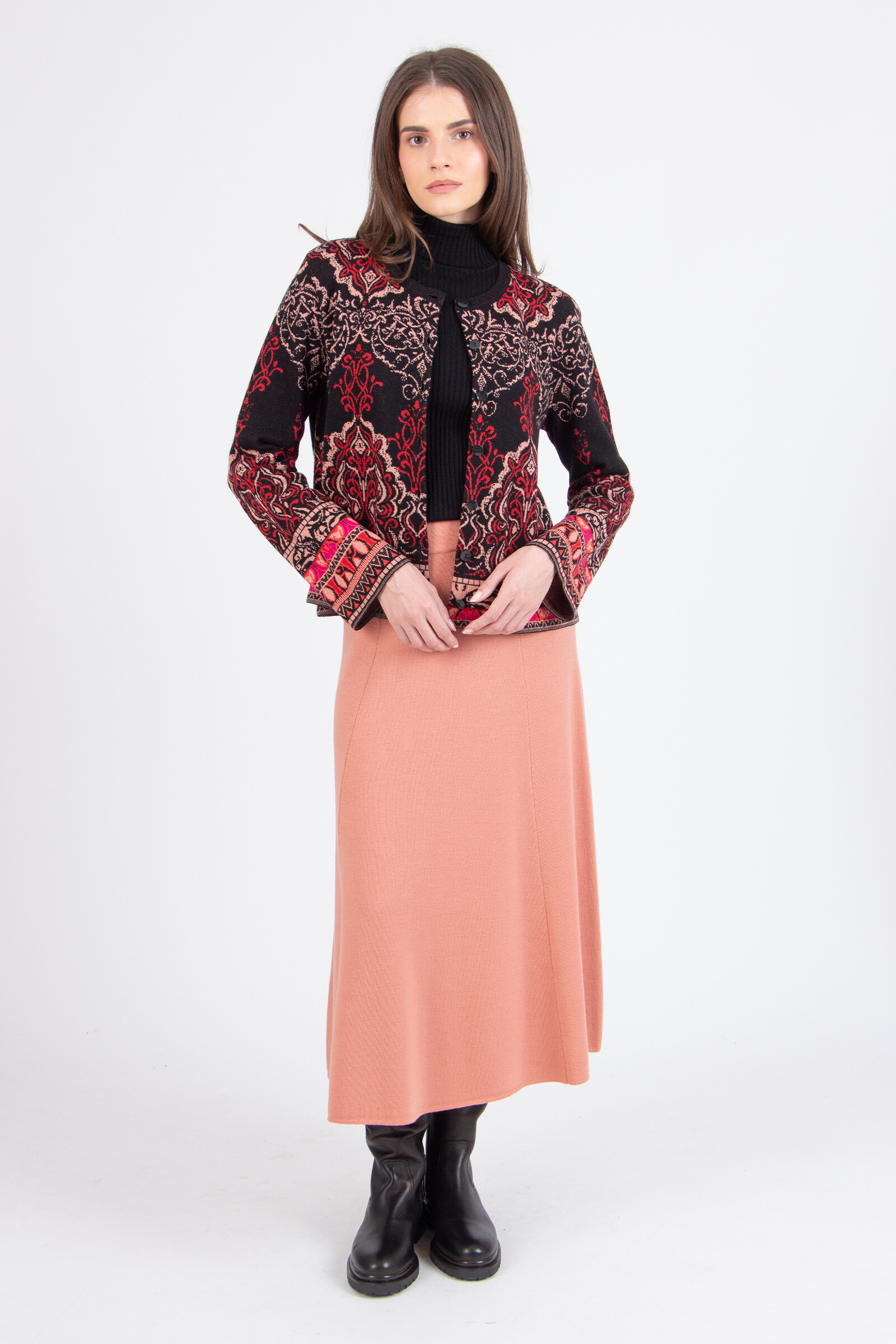 IVKO  Woman IVKO - Cardigan Ornament Pattern Chocolate Black | Spectaculair IVKO Vest van Wol met Koninklijke Ornamentpatronen