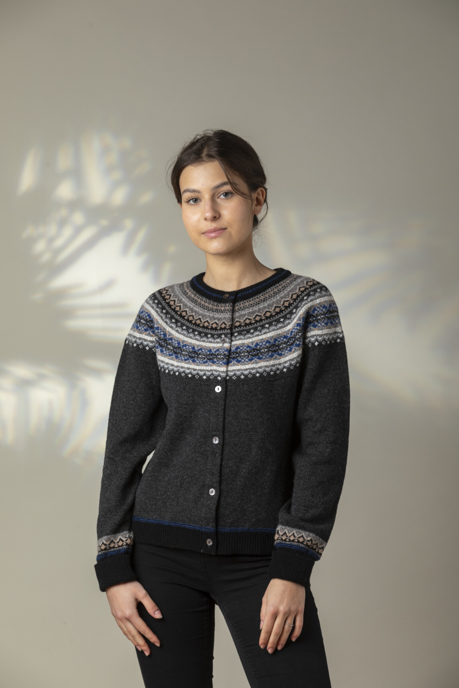 Eribé Eribé Alpine Short Cardigan Pegasus | Graue Damenstrickjacke 100% Merinowolle