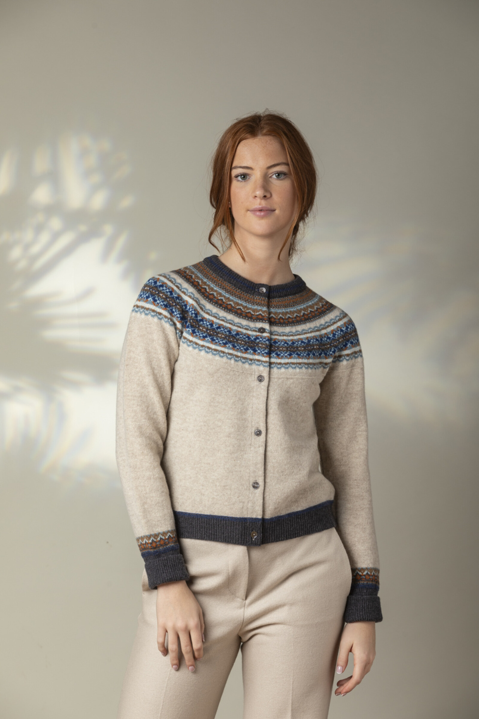 Eribé Eribé Alpine Short Cardigan Taurus | Gilet Beige aux Tons Marron