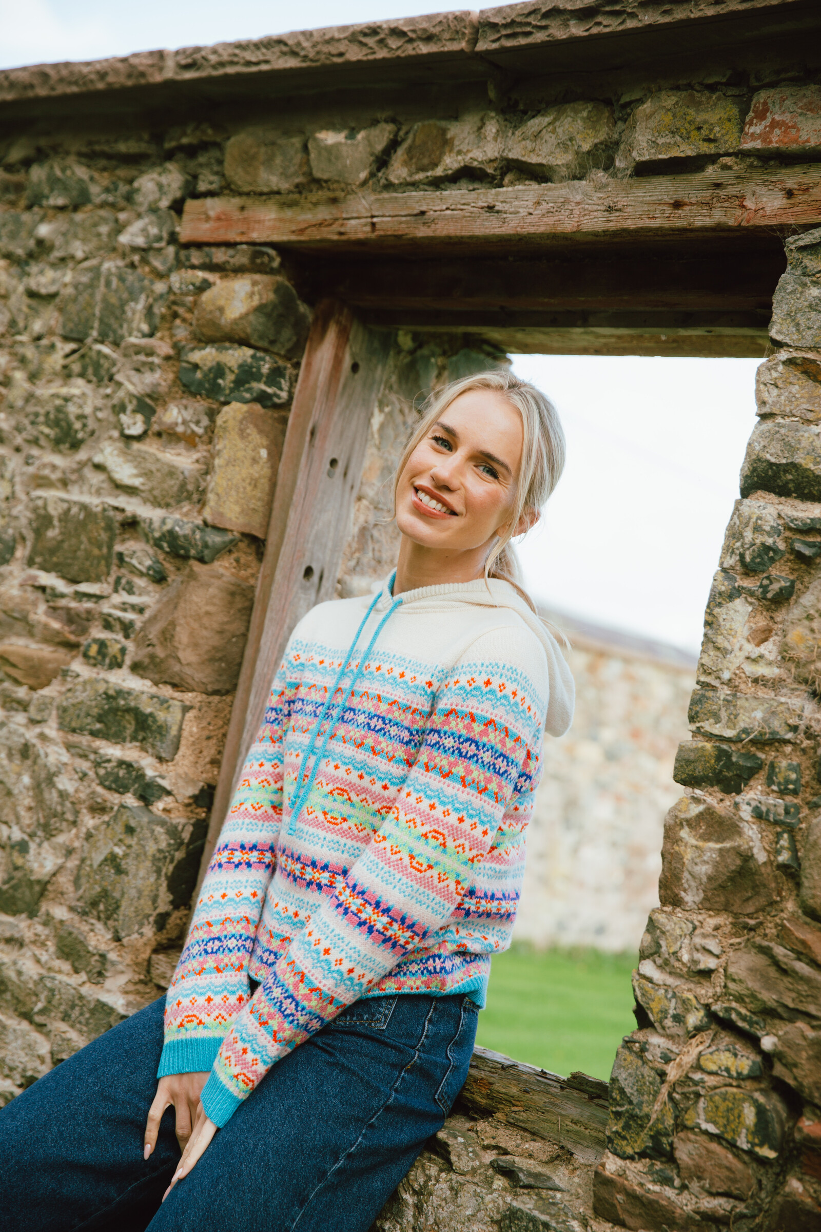 Eribé Eribé Kinross Hoody Sweater Mural | Colourful Sweater of 100% Lambswool