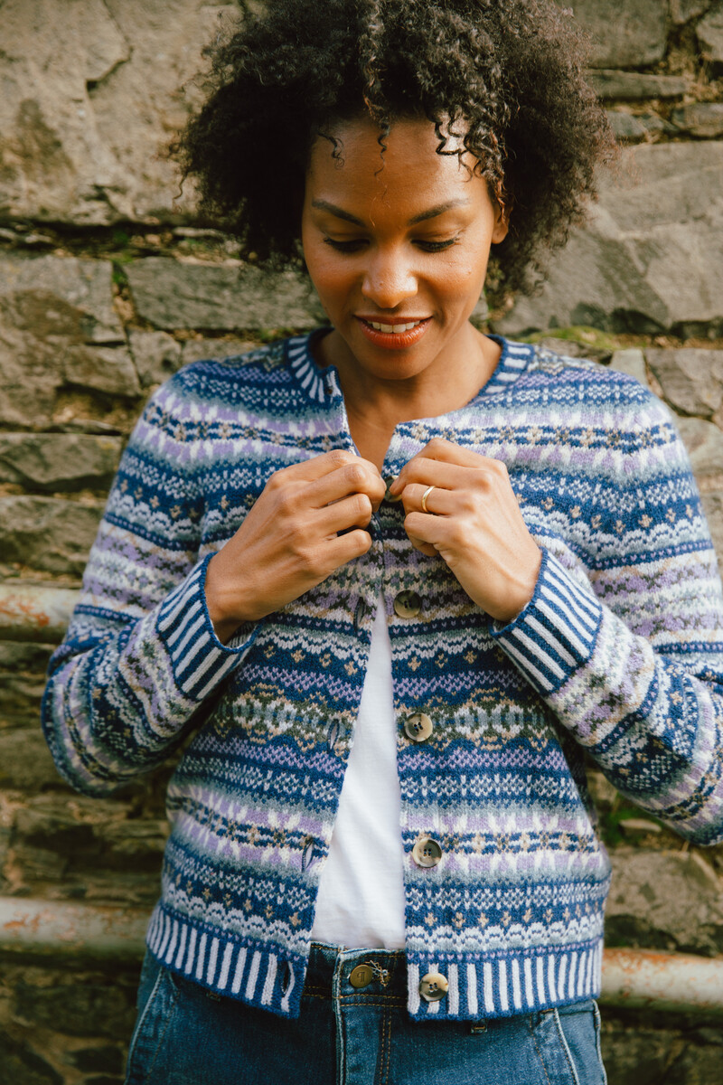 Eribé Kinross Cardigan Sapphire | Luxus in 100% Lammwolle