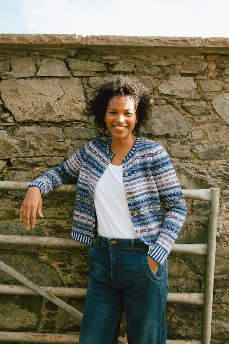 Eribé Kinross Cardigan Sapphire | Luxury in 100% Lambswool