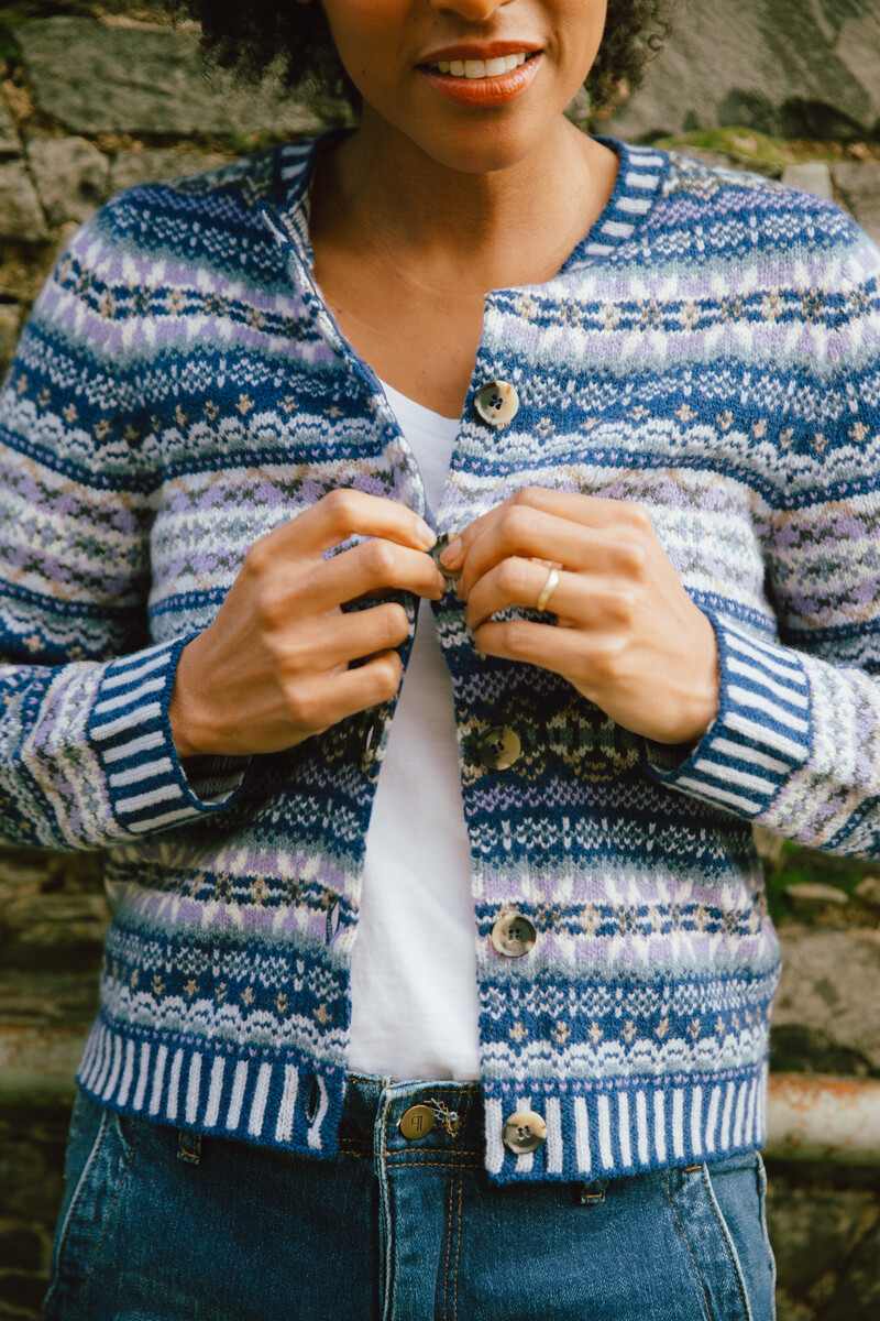 Eribé Kinross Cardigan Sapphire | Luxus in 100% Lammwolle