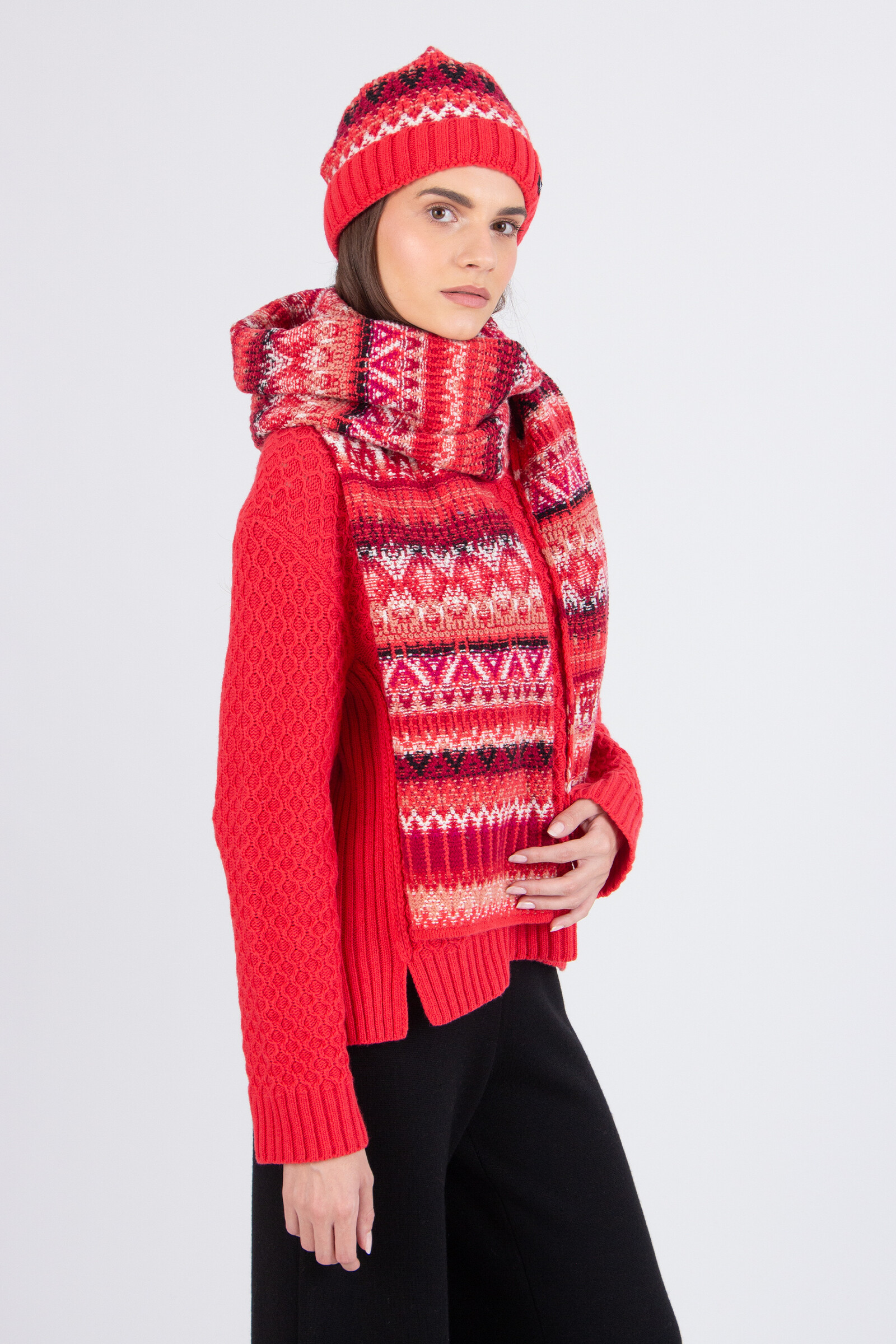 IVKO  Woman IVKO - Scarf Re-Dandy Pattern Coral | Elegant Coral Red Wool Scarf