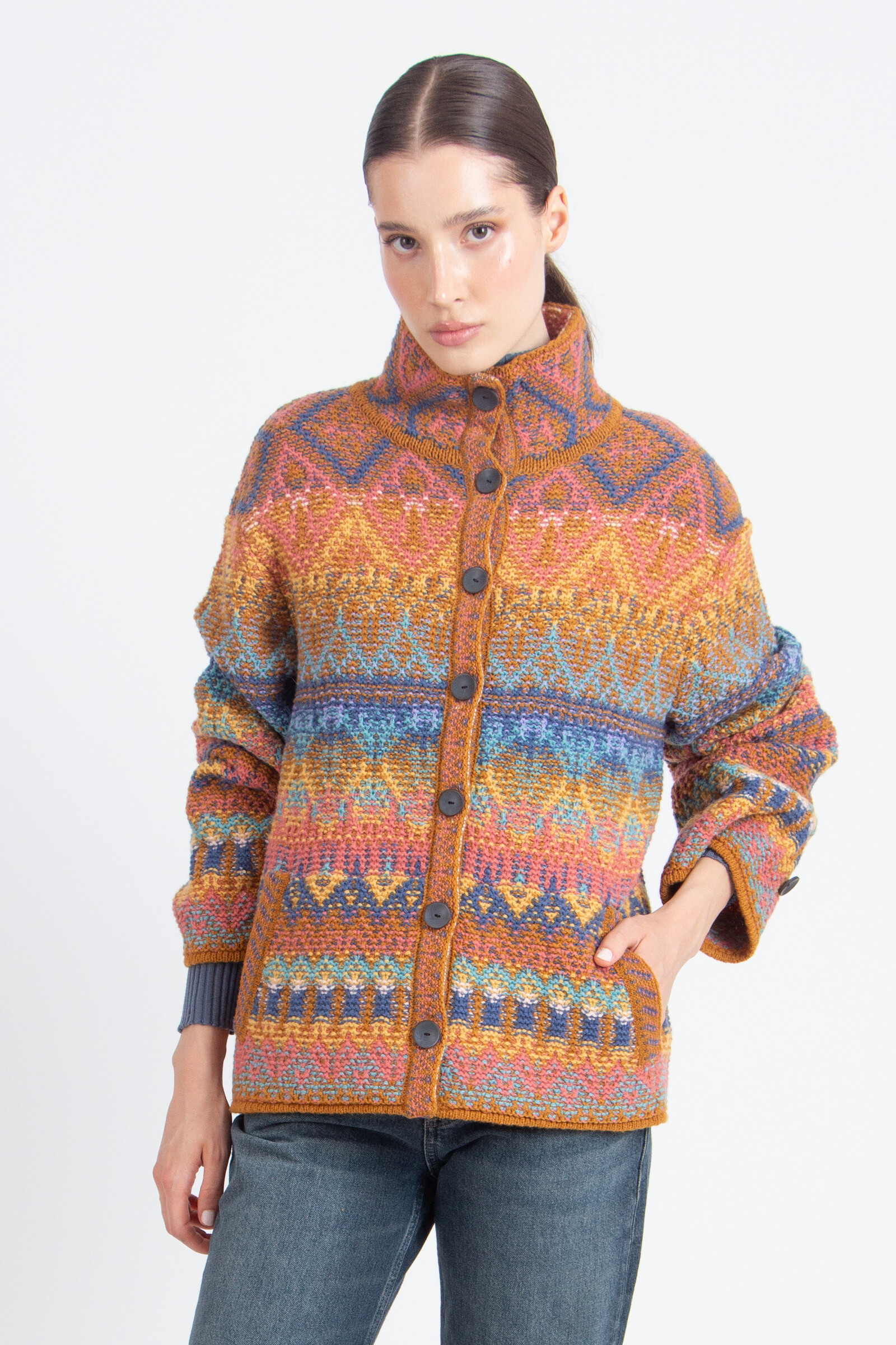 IVKO  Woman IVKO - Jacquard Roll-Neck Jacket Re-Dandy Pattern Almond | À Porter comme Veste Mi-Saison et Comme Gilet