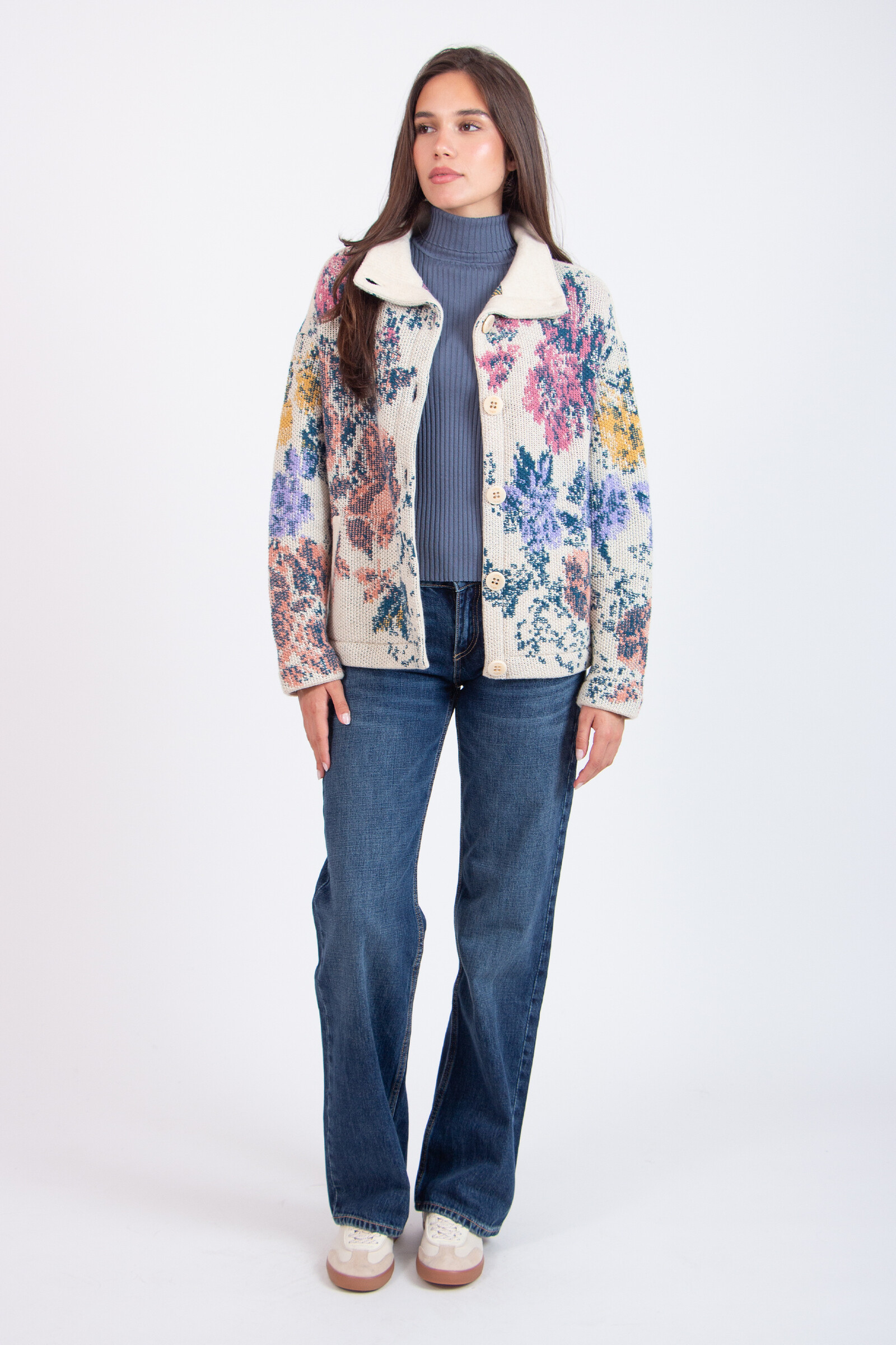 IVKO  Woman IVKO - Roll-Neck Jacket Furnishing Florals Pattern Off-White | Poëtisch IVKO Jasje Voor Bijzondere Momenten