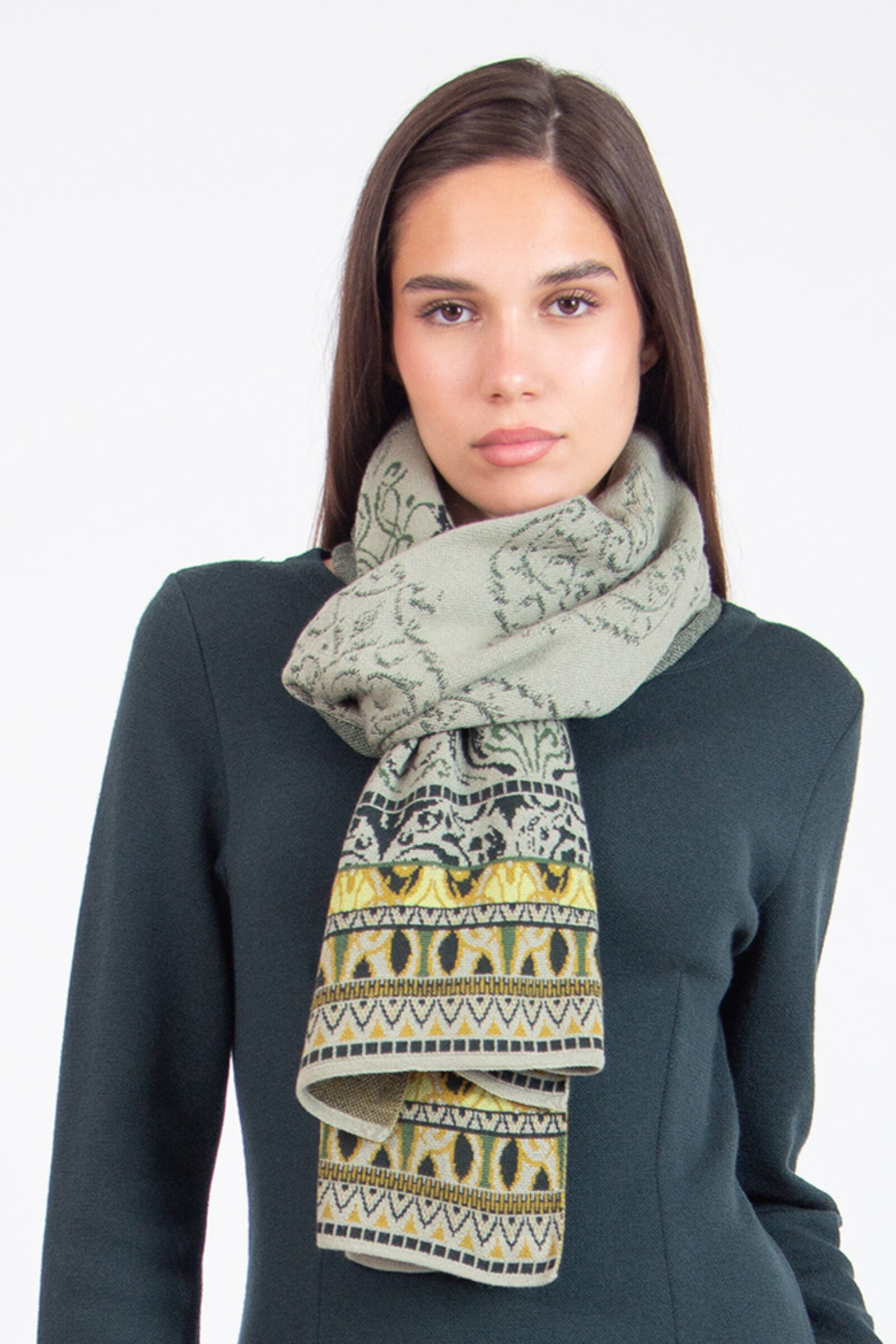IVKO  Woman IVKO - Jacquard Scarf Ornament Pattern Salvia | Salbeigrüner IVKO Schal aus 100% Wolle