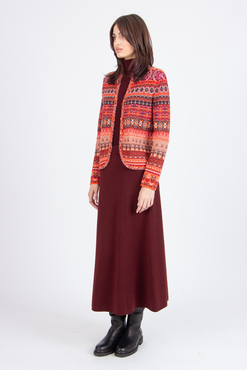 IVKO - Jacquard Jacket Re-Dandy Pattern Cinnabar | Schillernde Rote IVKO Strickjacke aus 100% Wolle