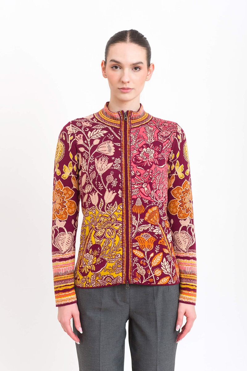 KOOI Knitwear - Cardigan Nia Burgundy | Gilet KOOI Artistique en 100% Coton Biologique