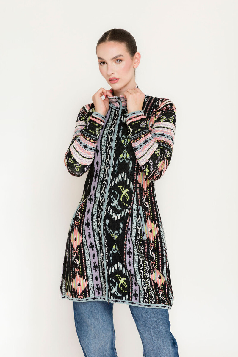 KOOI Knitwear - Cardigan Vina Black | Elegant KOOI Vest van 50% Extrafijne Merinowol en 50% Biologisch Katoen