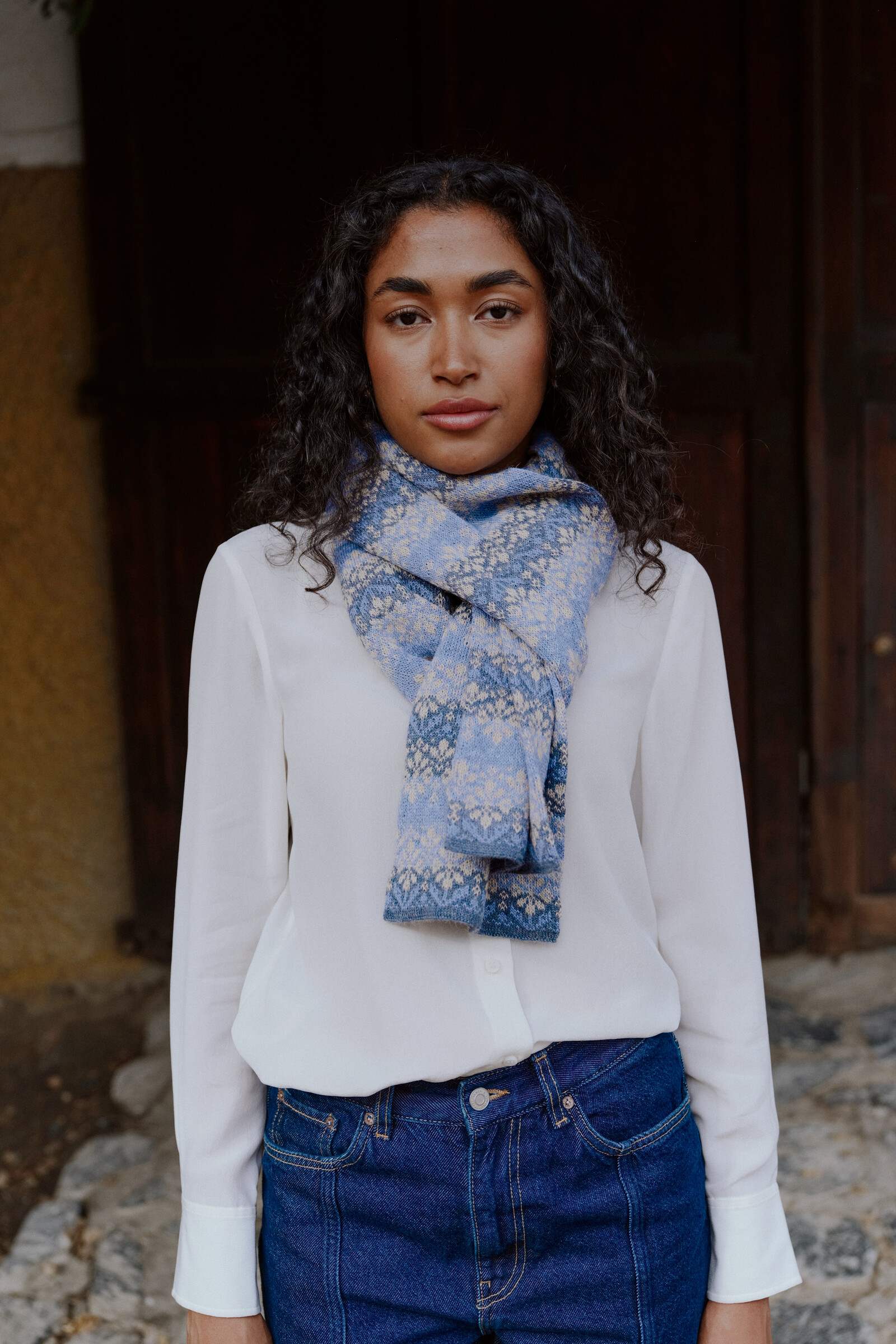 MANUELA BEDFORD MANUELA BEDFORD Alma Scarf Light Blue | Gedistingeerde Sjaal van 100% Peruaanse Alpacawol